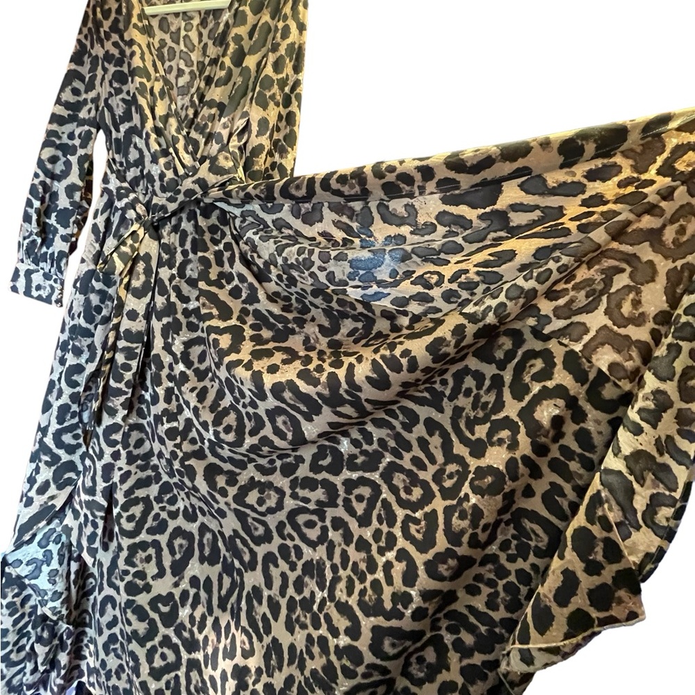 Women’s extra large SHEIN, cheetah, long sleeve maxi dress.